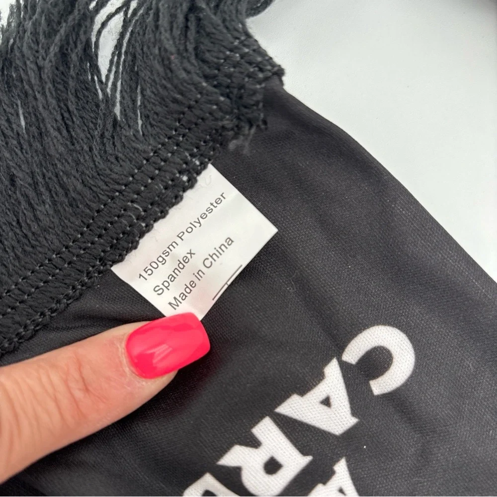 Red‎ and Black Fan Scarf